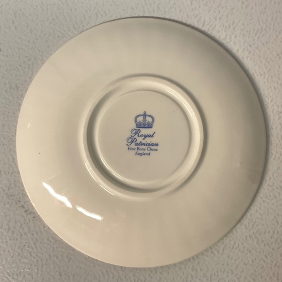 Royal Patrician December Teacup and Saucer Set. Fine Bone China. Vintage. - Picture 3 of 6